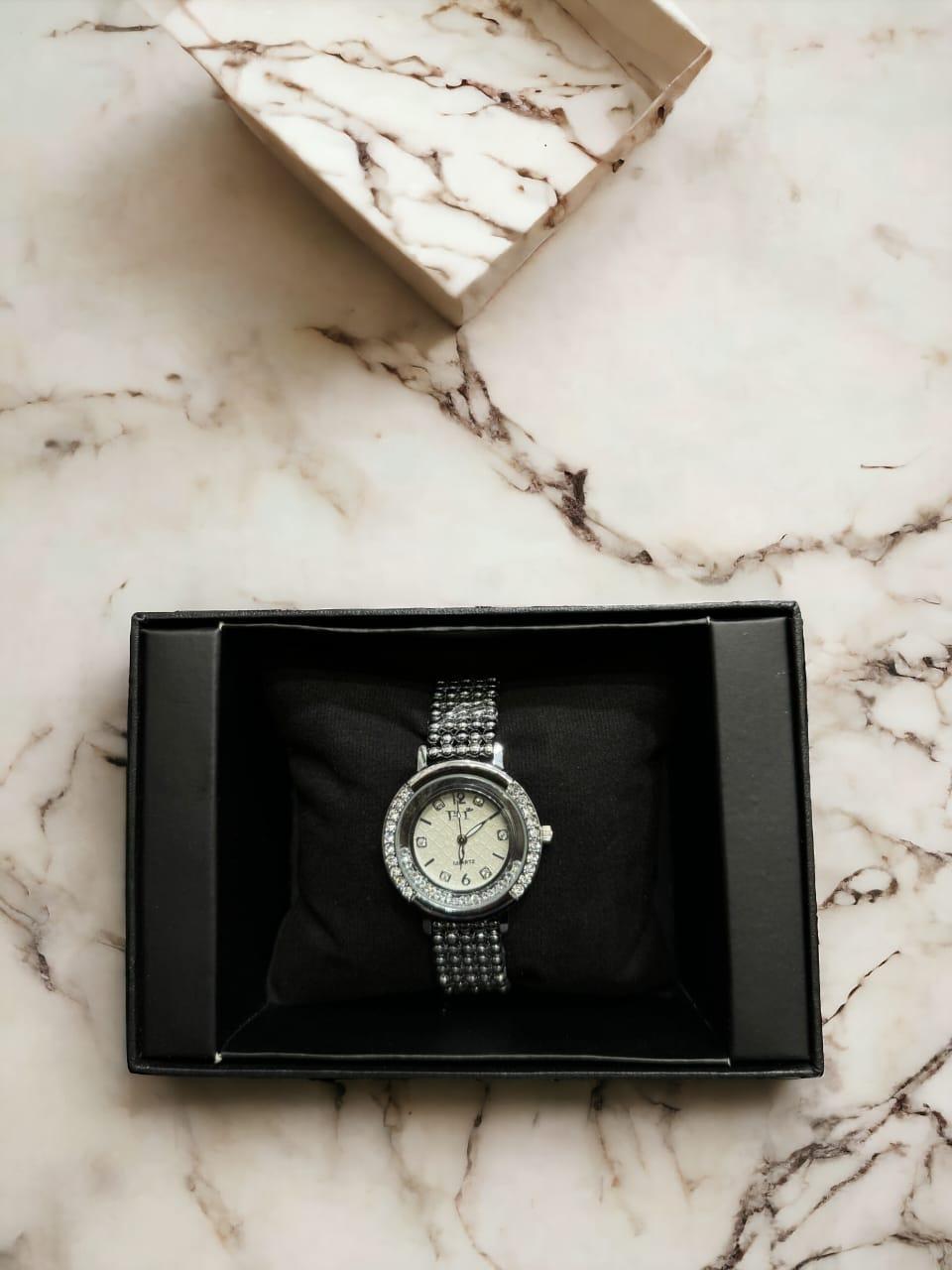 Women's Movement Quartz Watch - Image 2