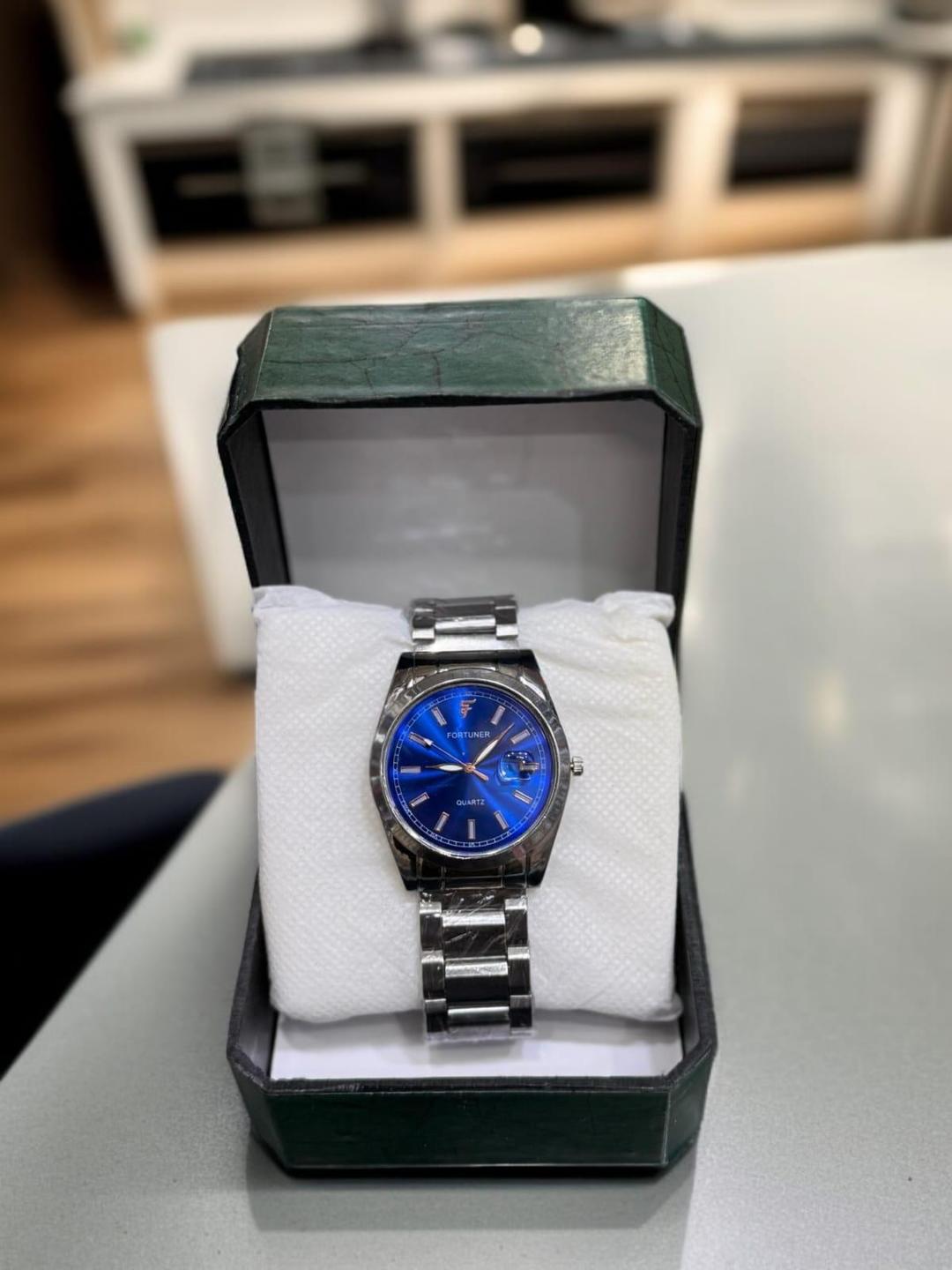 Men's Water Resistant Quartz Round Chain Strap Watch - Image 2